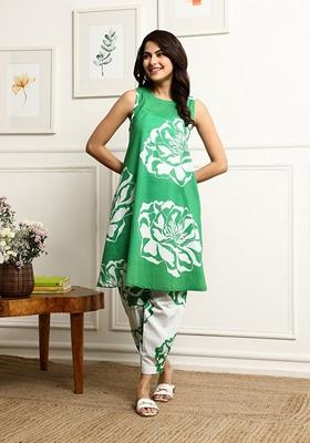 Green Printed Cotton Blend Kurta Set