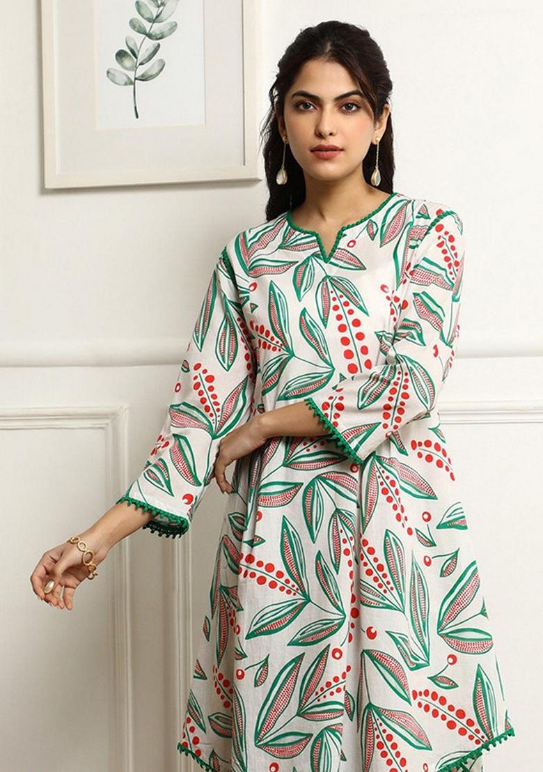 Green And White Printed Cotton Blend Kurta Set
