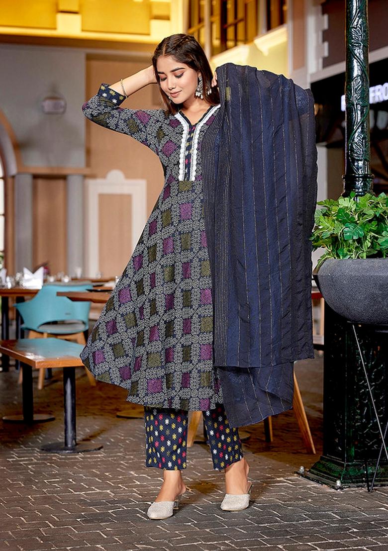 Navy Blue And White Printed Cotton Blend Kurta Set