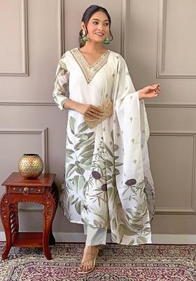 White Embroidered Crepe Kurta Set