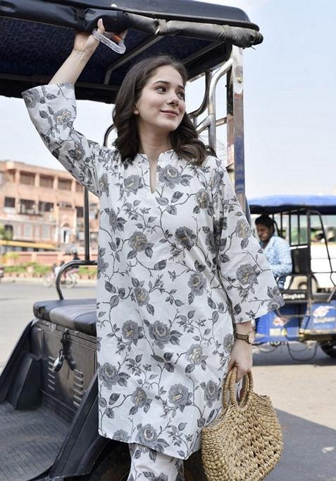 Paisley Printed Super Rayon Kurta Set with Pencil Bottom – EC06