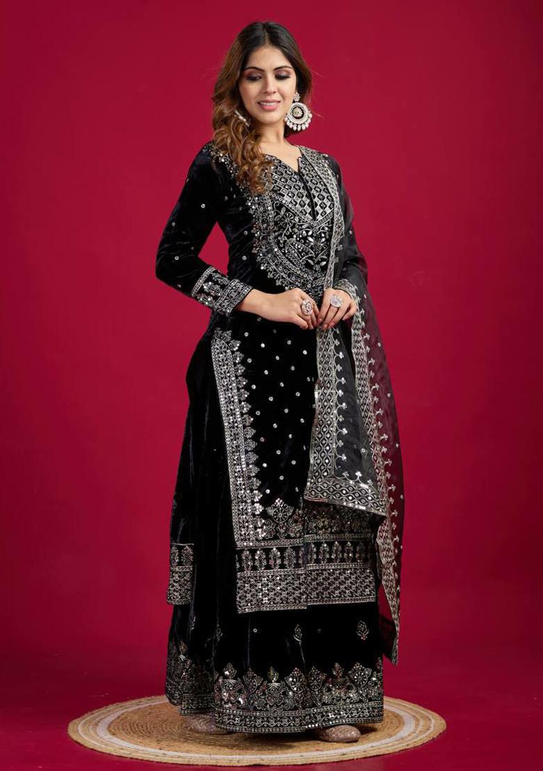 Black Embroidered Velvet Kurta Set