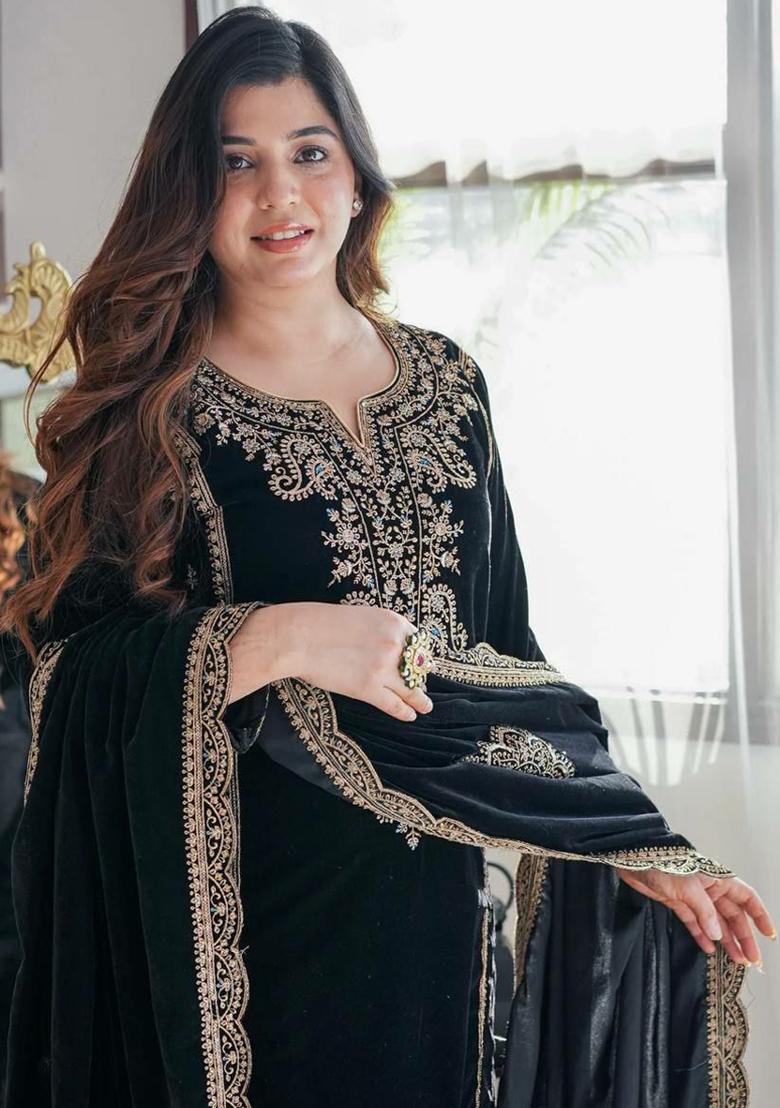 Black Sequin Embroidered Velvet Kurta Set