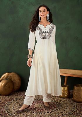 Off White Zari Embroidered Bitaliyan Kurta Pant Set