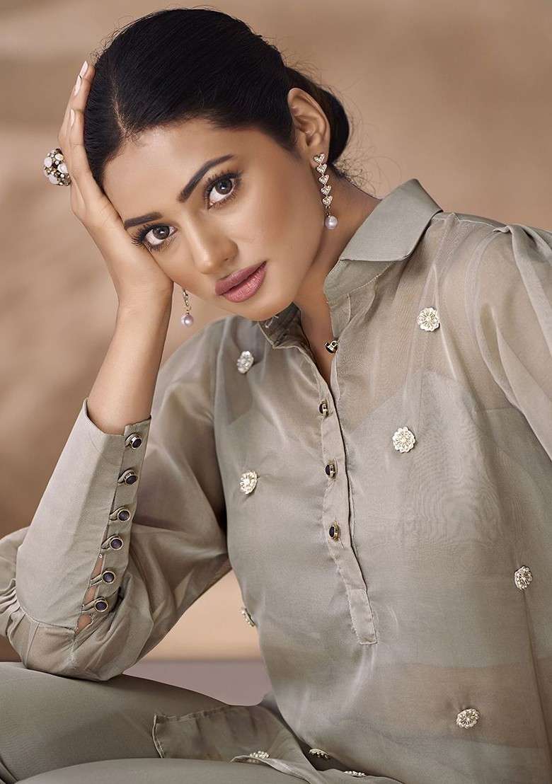 Green Embroidered Poly Blend Fusion Set - Indya