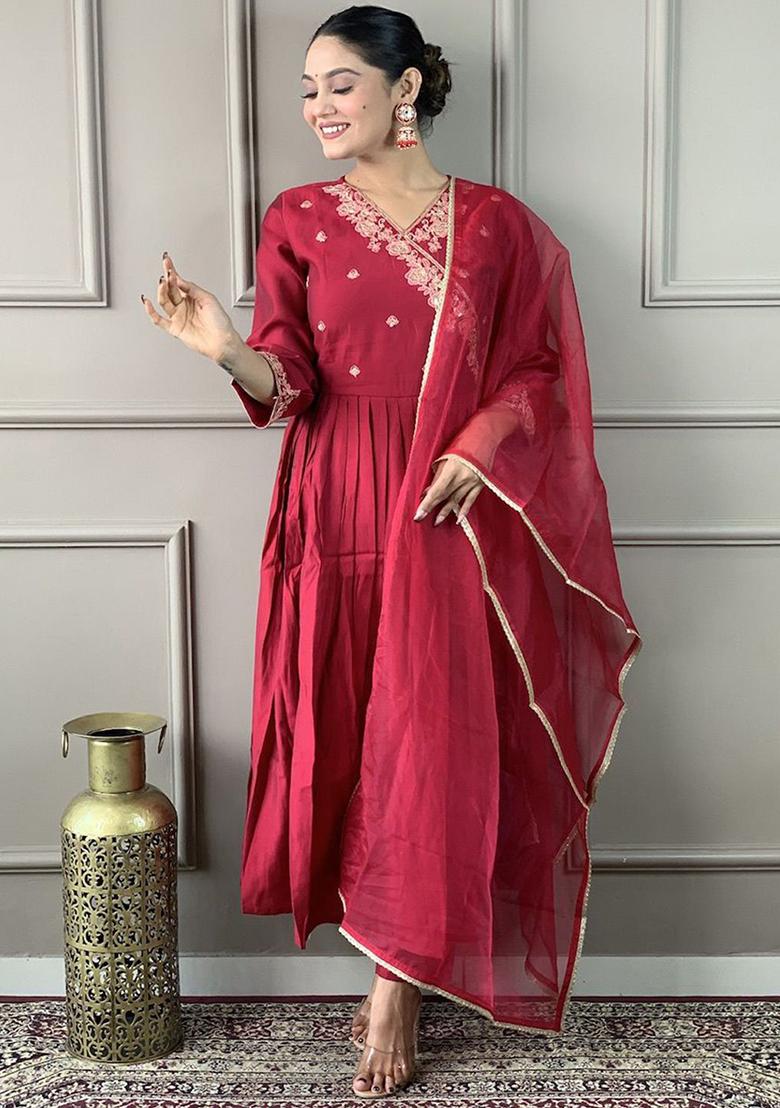 Red Embellished Poly Blend Kurta Sets