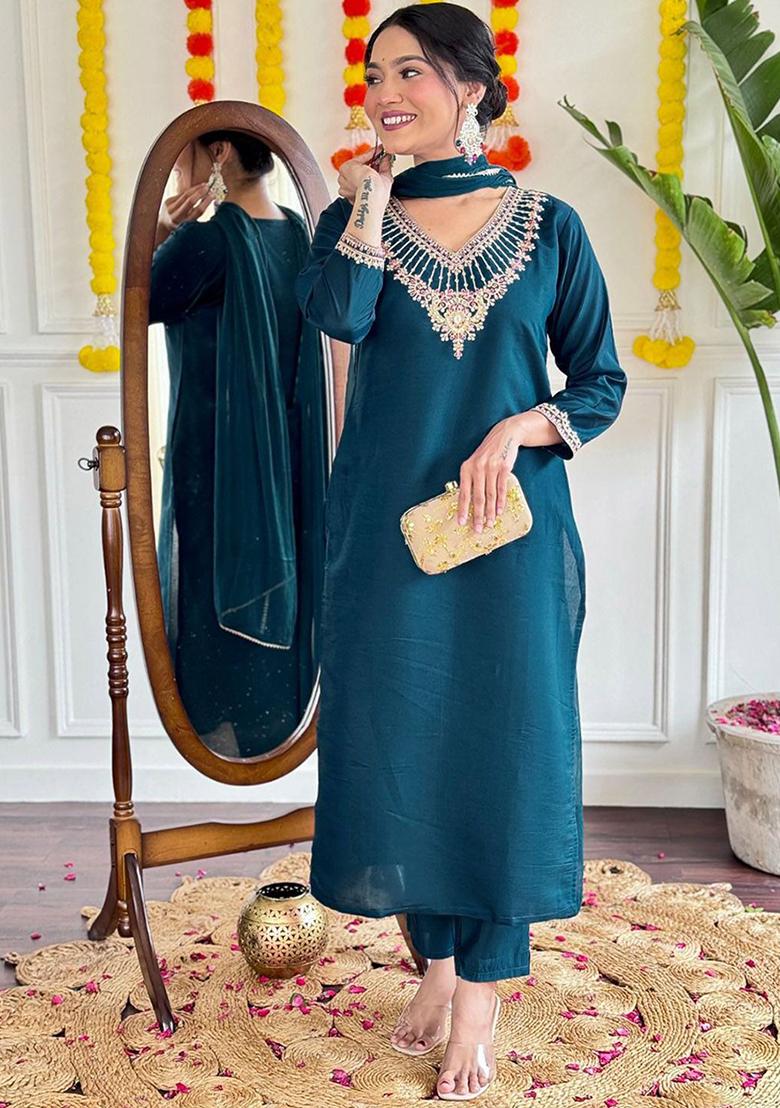Green Embellished Poly Blend Kurta Sets