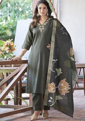 Green Floral Embroidered Poly Blend Kurta Set