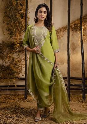 Green Floral Embroidered Poly Blend Kurta Set