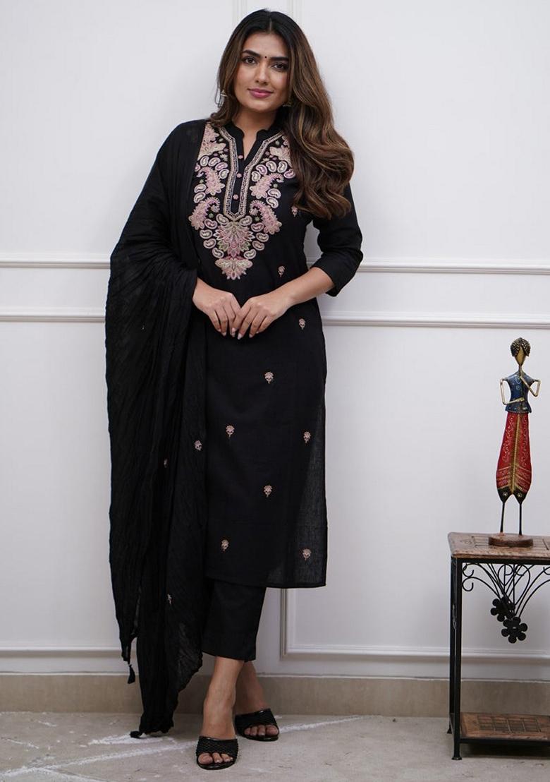 Black Embroidered Chanderi Kurta Set