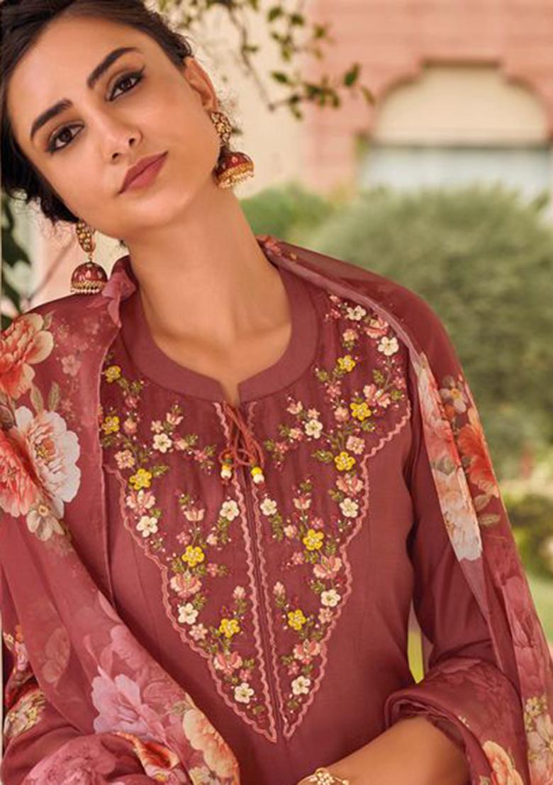 Gajari Embroidered Muslin Kurta Set