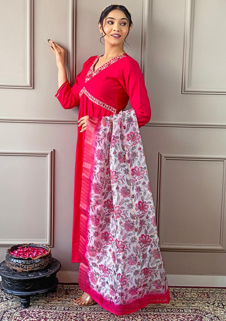 Gajari Embroidered Viscose Kurta Set