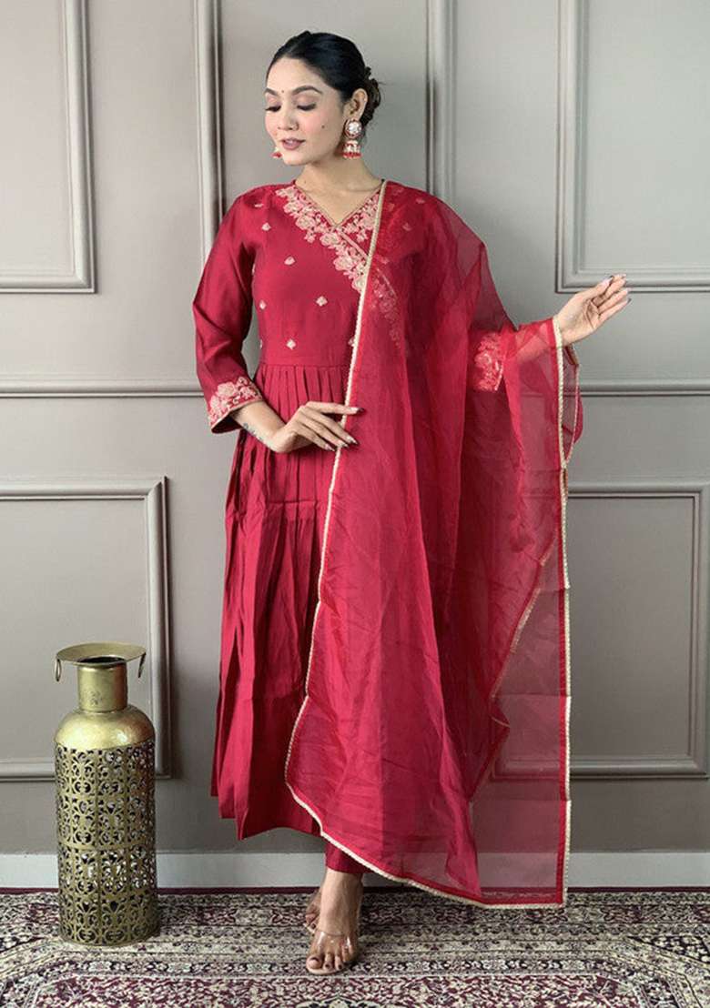 Red Embroidered Viscose Kurta Set - Indya