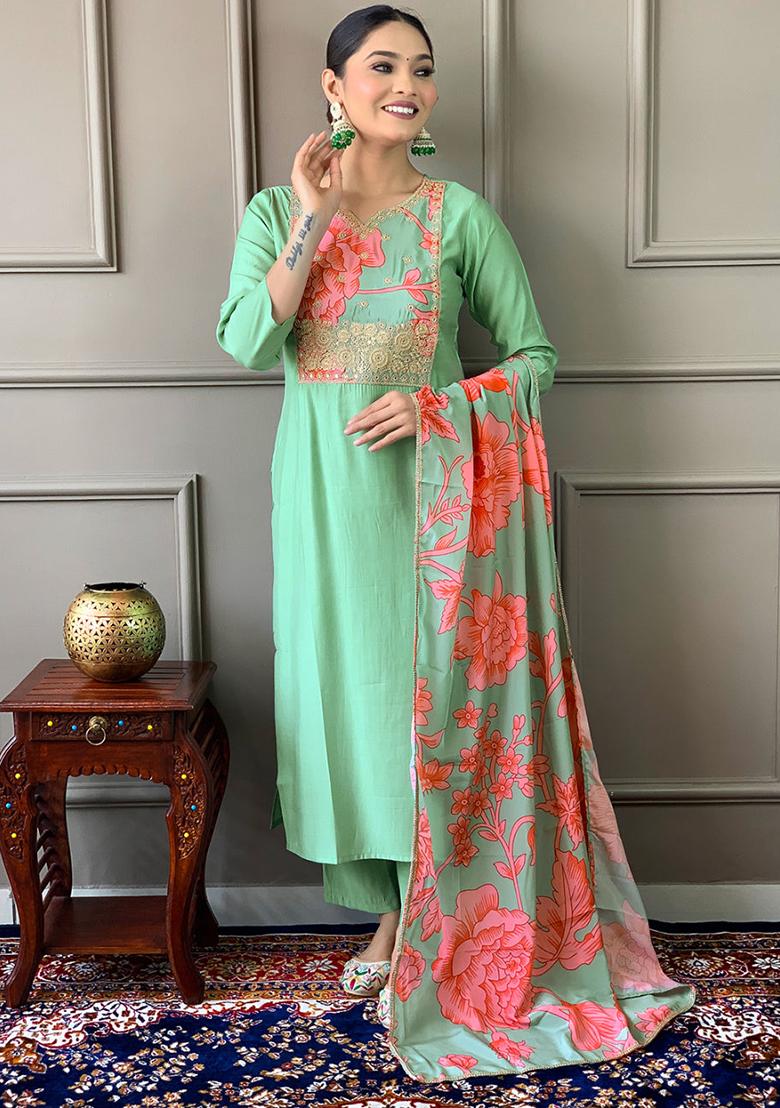 Green Embroidered Chanderi Kurta Set