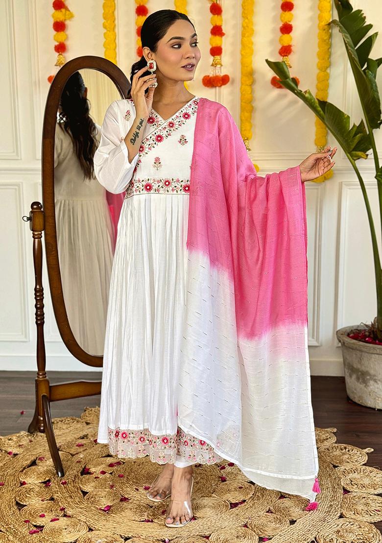 Off White Embroidered Chanderi Kurta Set