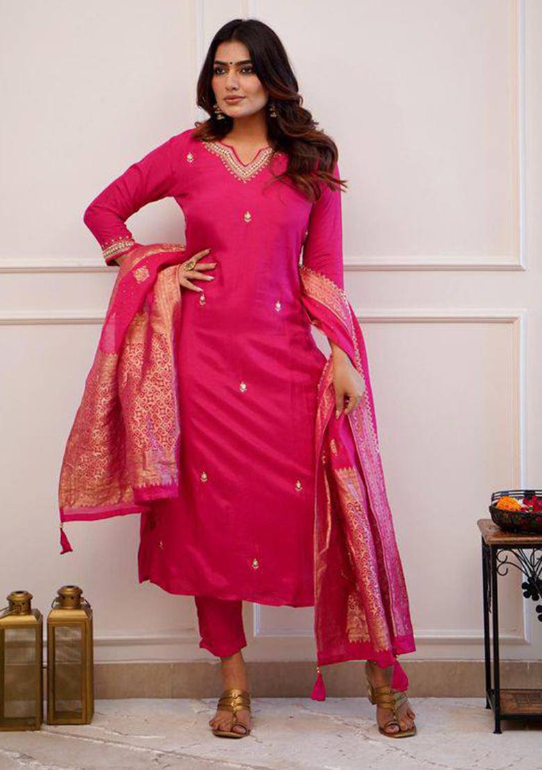 Gajri Embroidered Chanderi Kurta Set