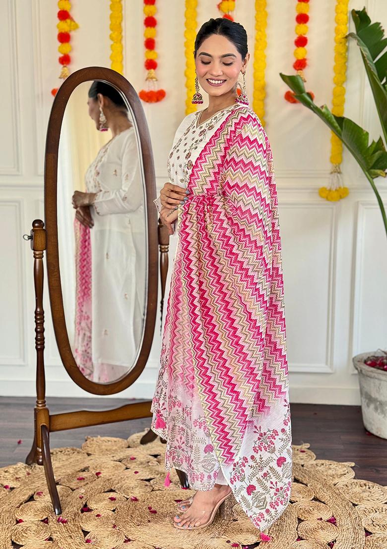 Off White Embroidered Chanderi Kurta Set