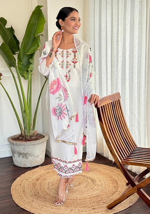 Off White Embroidered Chanderi Kurta Set