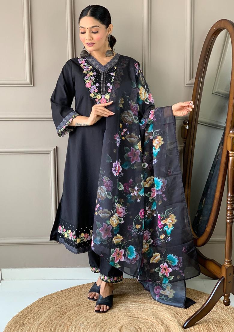 Black Embroidered Chanderi Kurta Set