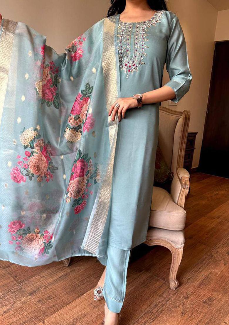 Green Embroidered Chanderi Kurta Set