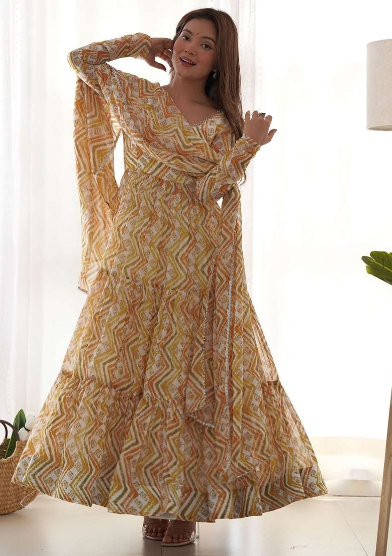 Off White Digital Print Georgette Kurta Set - Indya