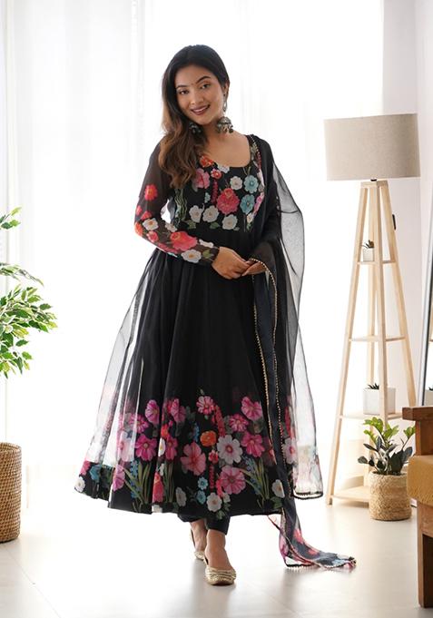 Black Zari Embroidered Georgette Salwar Kameez