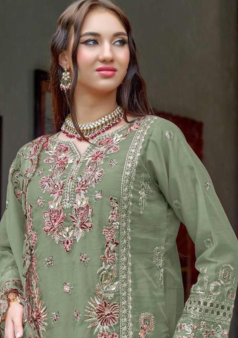 Green Embroidered Organza Pakistani Salwar Kameez