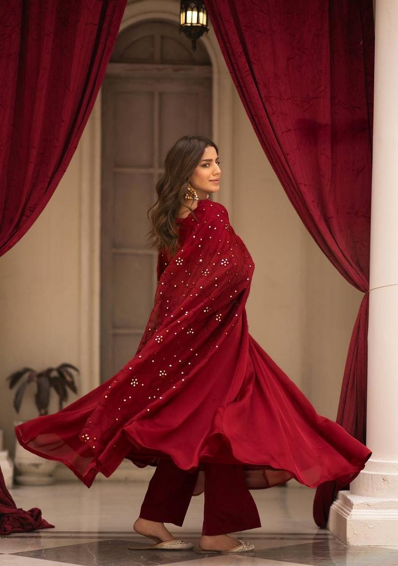 Maroon Solid Cotton Blend Salwar Kameez With Dupatta
