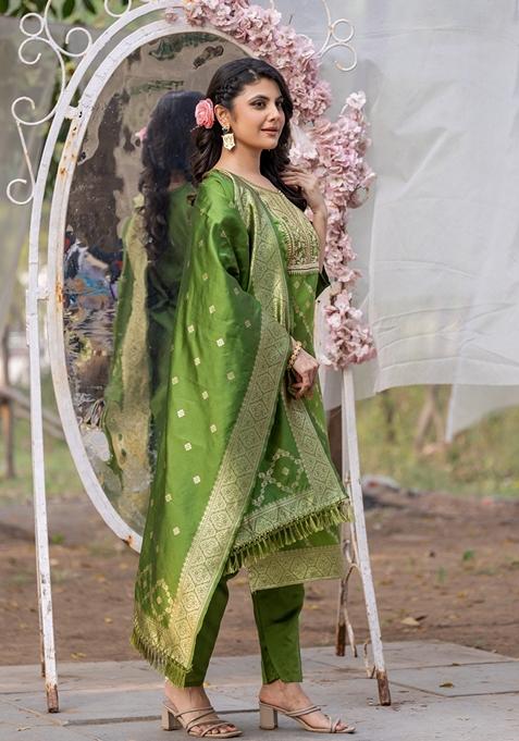 Green Embroidered Polyster Salwar Kameez With Dupatta