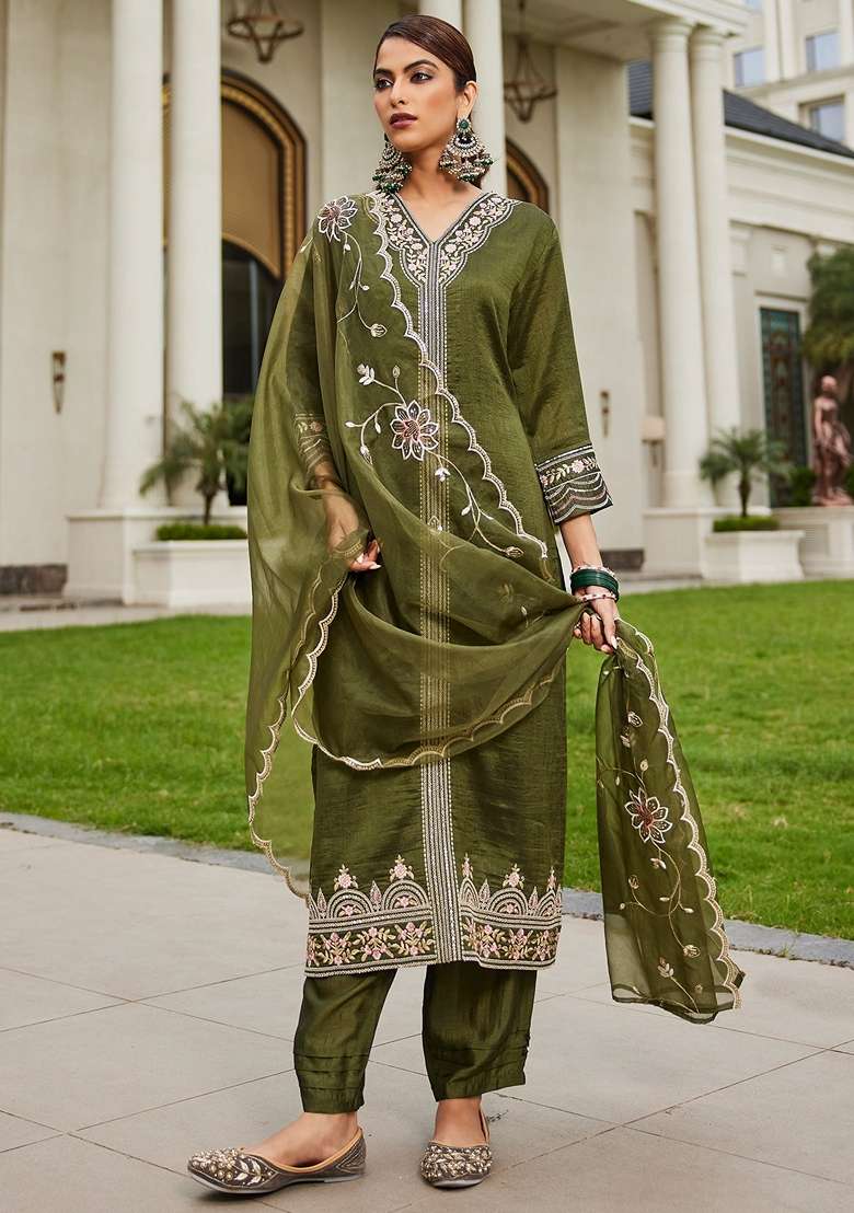 Green Embroidered Silk Pakistani Suit Set - Indya