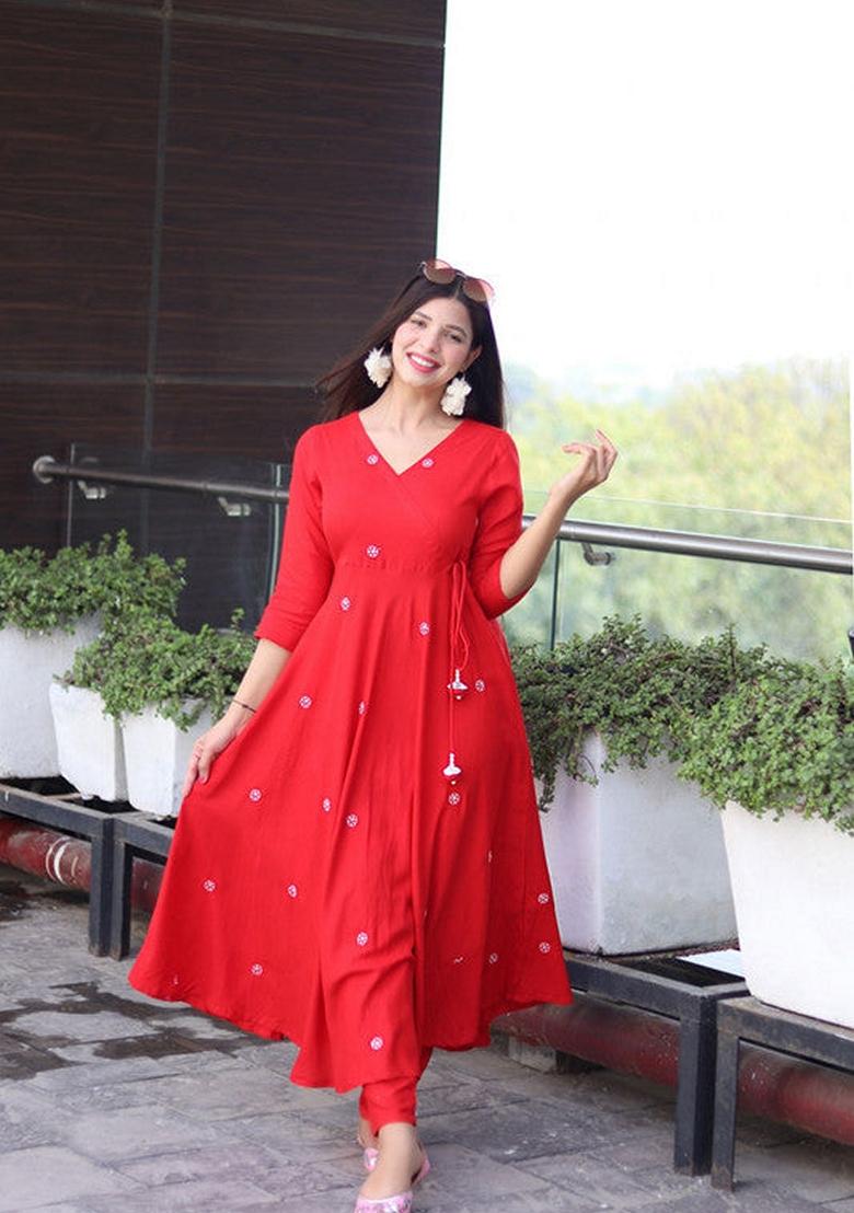 Red Embroidered Viscose Salwar Kameez With Dupatta