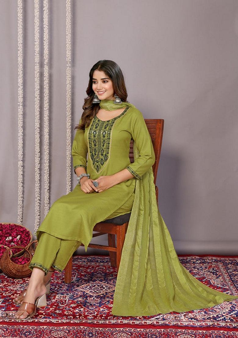 Mehndi Green Embroidered Cotton Blend Salwar Kameez With Dupatta