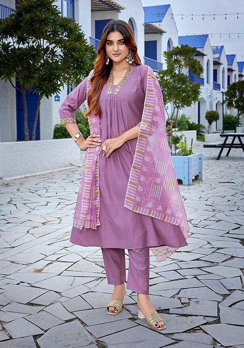 Lavender Solid Viscose Salwar Kameez With Dupatta