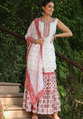 Maroon Embroidered Georgette Salwar Kameez With Dupatta