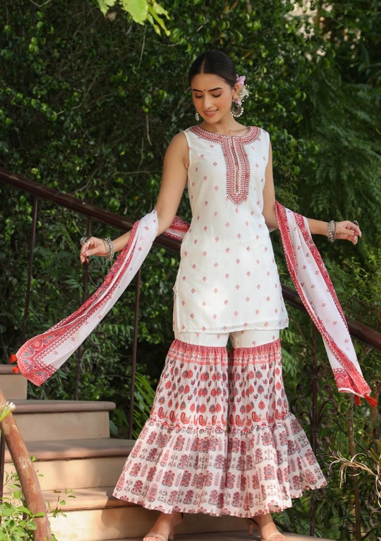 Maroon Embroidered Georgette Salwar Kameez With Dupatta