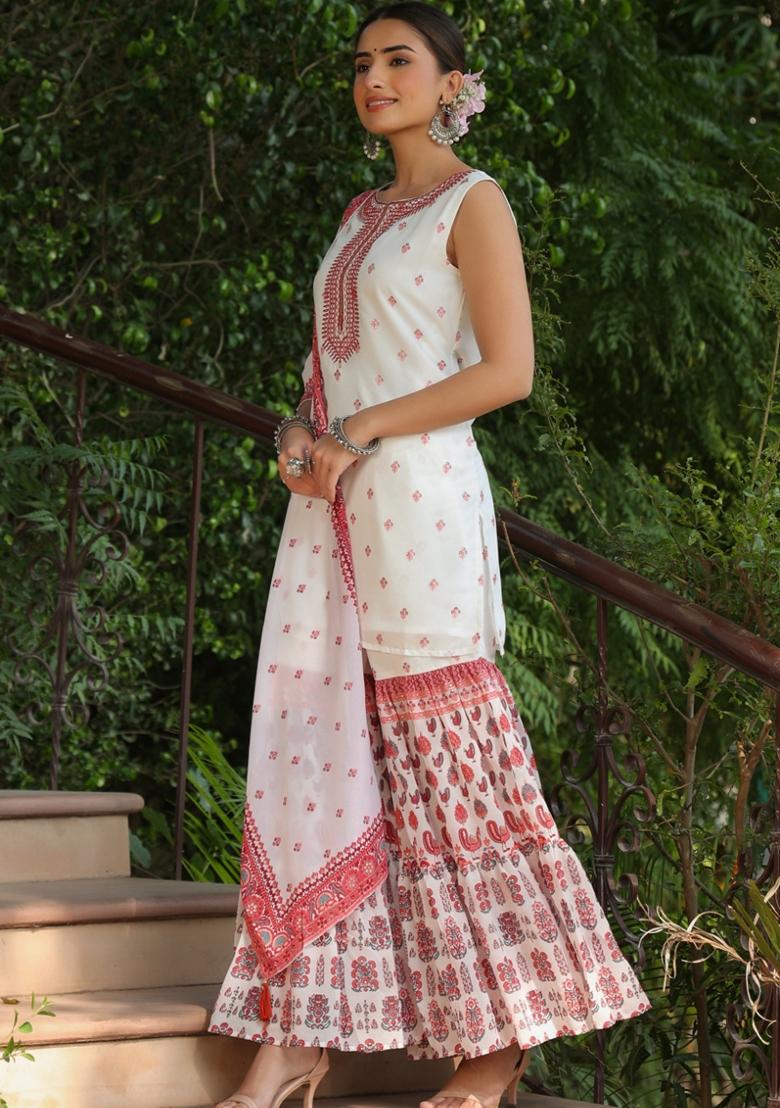 Maroon Embroidered Georgette Salwar Kameez With Dupatta