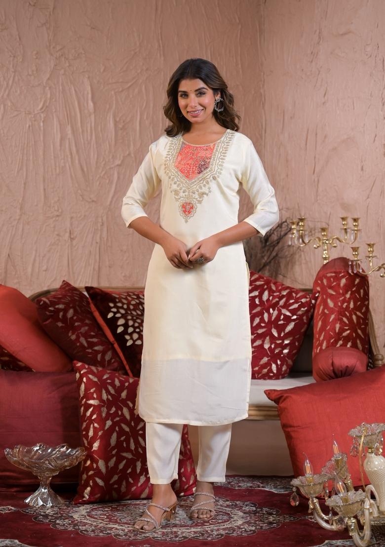 Off White Embroidererd Chanderi Silk Salwar Kameez With Dupatta