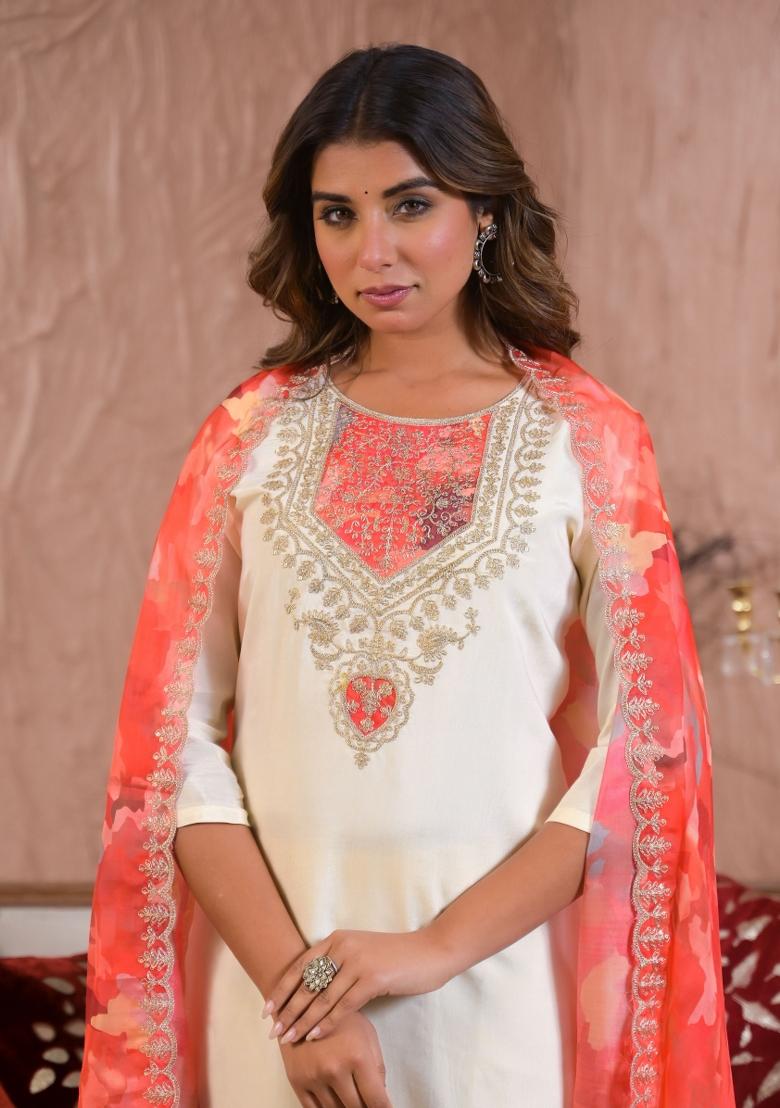 Off White Embroidererd Chanderi Silk Salwar Kameez With Dupatta