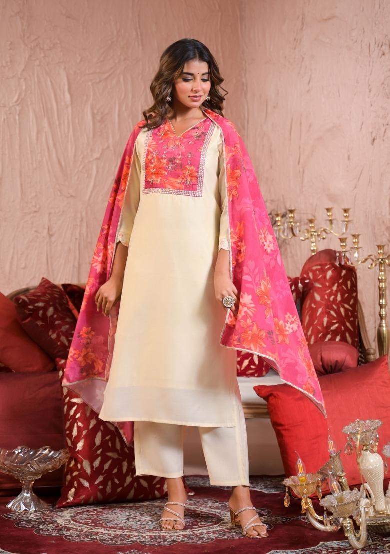 Off White Embroidererd Chanderi Silk Salwar Kameez With Dupatta