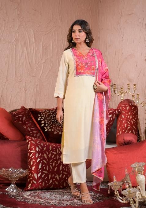 Off White Embroidererd Chanderi Silk Salwar Kameez With Dupatta