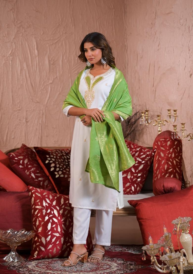 Off White Embroidererd Viscse Blend Salwar Kameez With Dupatta