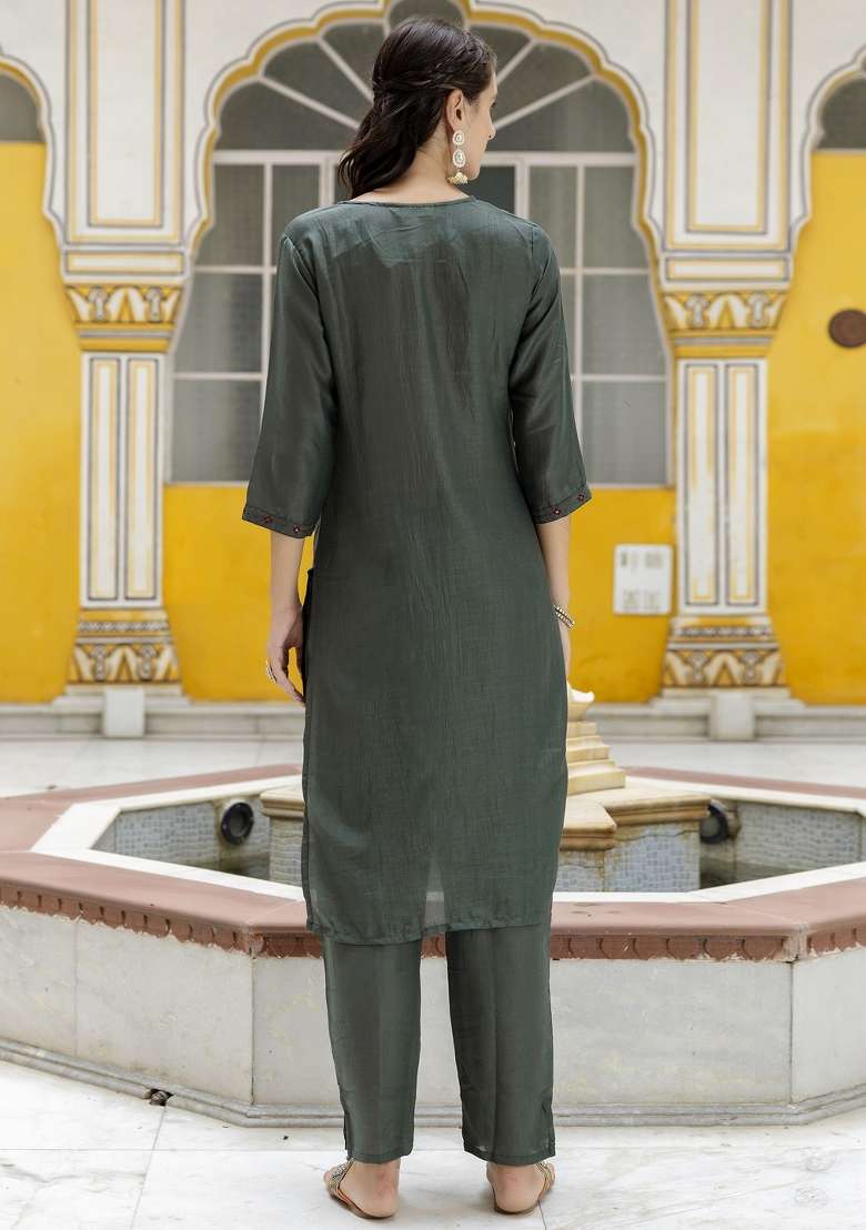 Mehendi Green Embroidered Silk Blend Straight Kurta Set - Indya