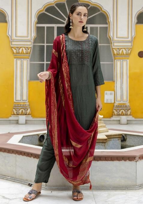 Mehendi Green Embroidered Silk Blend Salwar Kameez With Dupatta