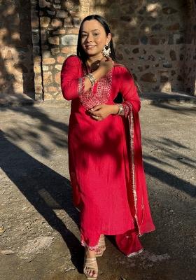 Pink Embroidered Silk Blend Salwar Kameez With Dupatta