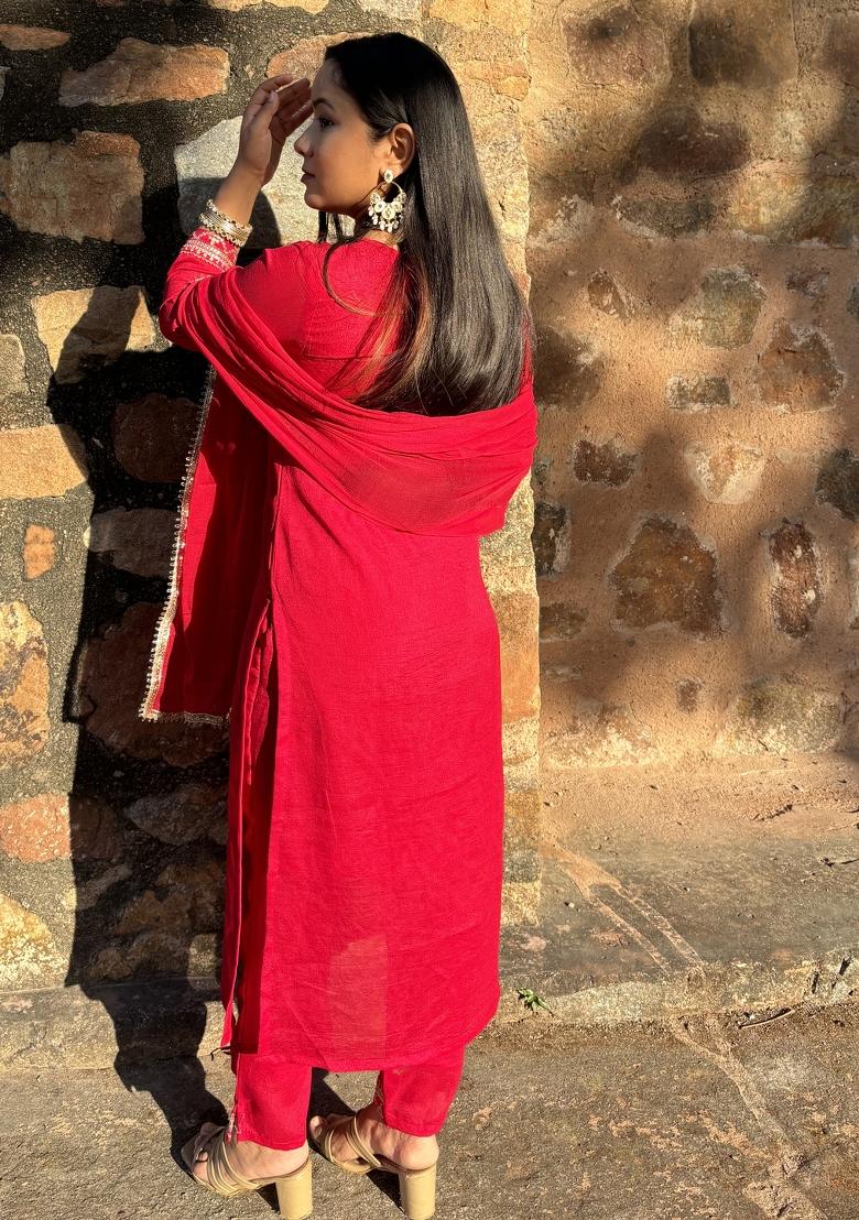 Pink Embroidered Silk Blend Salwar Kameez With Dupatta