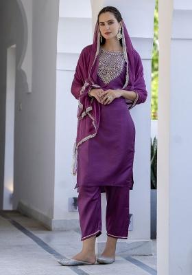 Magenta Embroidered Silk Blend Salwar Kameez With Dupatta