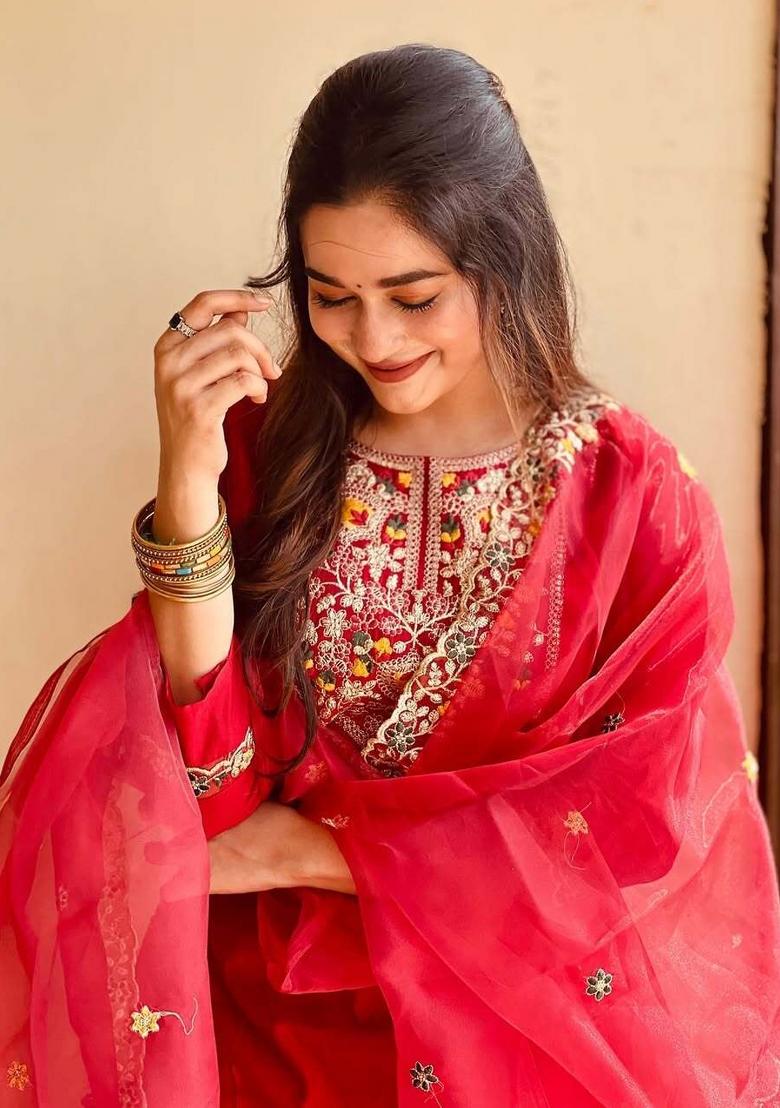 Maroon Embroidered Viscose Salwar Kameez With Dupatta