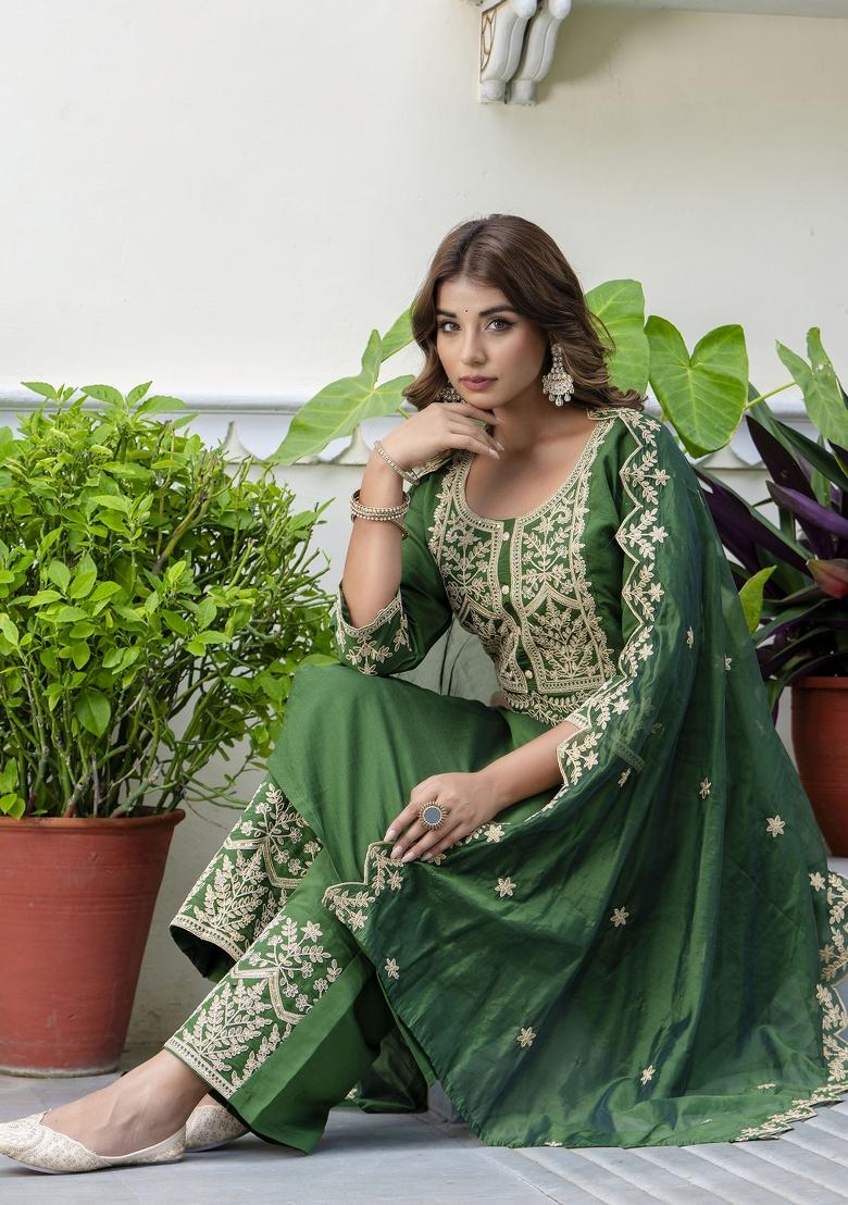 Green Embroidered Silk Blend Salwar Kameez With Dupatta