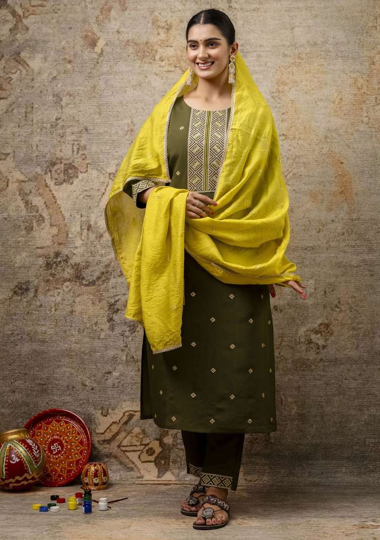Green Embroidered Silk Blend Straight Kurta Set - Indya