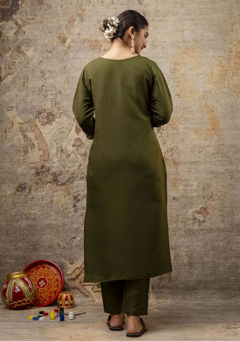 Green Embroidered Silk Blend Straight Kurta Set - Indya